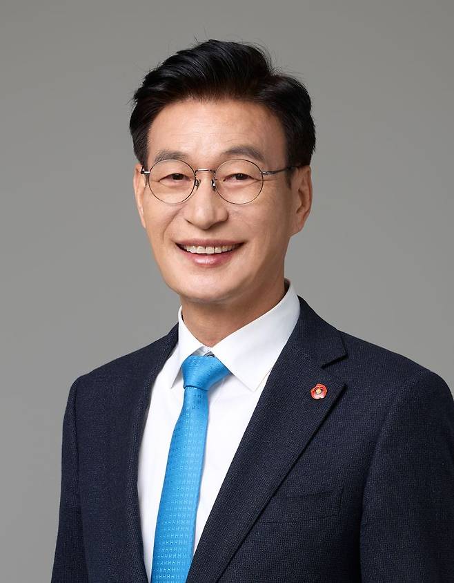 문대림 더불어민주당 국회의원이 30일 국제유가 상승에 따른 제주형 유류비 대응과 상설협의단 구축 필요성을 제시하고 있다. /사진=문대림 의원실 제공