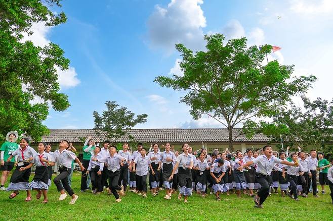 교보생명은 '미얀마 교육인프라 구축사업' '라오스 농촌지역 교육 지원사업' '인도네시아 한글교육 지원사업' 등을 통해 국내외를 아우르는 폭넓은 사회공헌활동을 펼치고 있다. 교보생명 제공