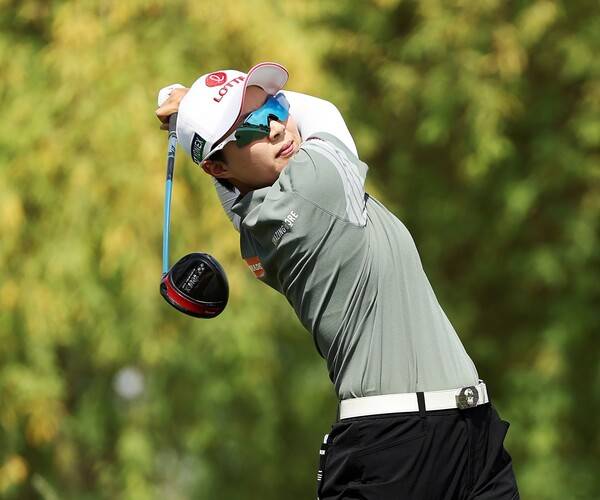 넬리 코다(미국), 윤이나 프로, 리디아 고(뉴질랜드) 등과 함께 2026년 미국여자프로골프(LPGA) 투어 '포드 챔피언십 프리젠티드 바이 와일드 호스 패스' 우승 경쟁에 뛰어든 김효주 프로가 3라운드에서 경기하는 모습이다. 사진제공=LPGA_Getty (사진을 무단으로 사용하지 마십시오.)