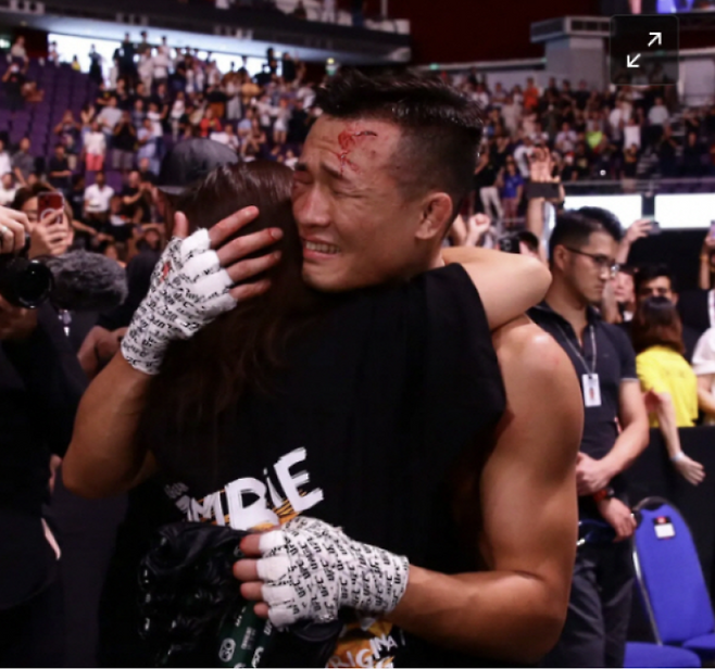 맥스 할로웨이와의 경기를 끝으로 종합격투기에서 은퇴한 정찬성. 사진=UFC