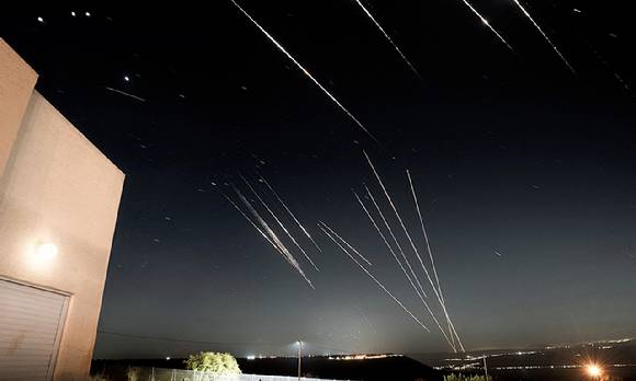 이란에서 발사된 미사일 요격하는 이스라엘. [사진=로이터/연합뉴스]