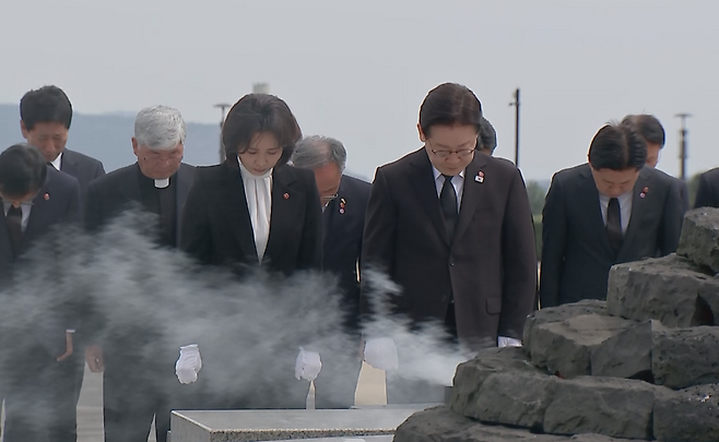 어제(29일) 제주4·3평화공원을 참배한 이재명 대통령과 김혜경 여사