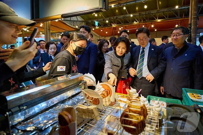 제주동문시장 방문한 이재명 대통령 내외(청와대 제공)