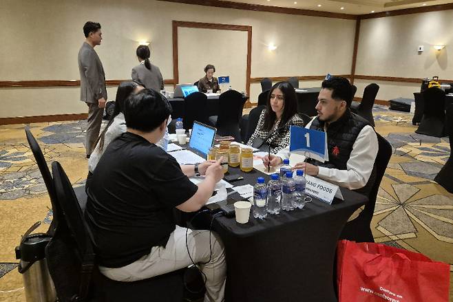 전라남도가 해외 기업을 대상으로 수출상담회를 펼치고 있다. 전라남도 제공