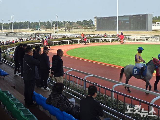 지난 27일 오후 제주경마공원 전경. 이창준 기자