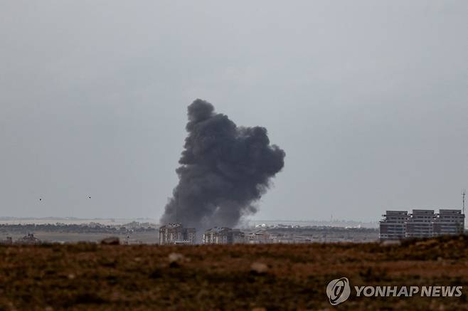 이스라엘 남부를 강타한 이란 미사일 [로이터=연합뉴스 자료사진. 재판매 및 DB 금지]