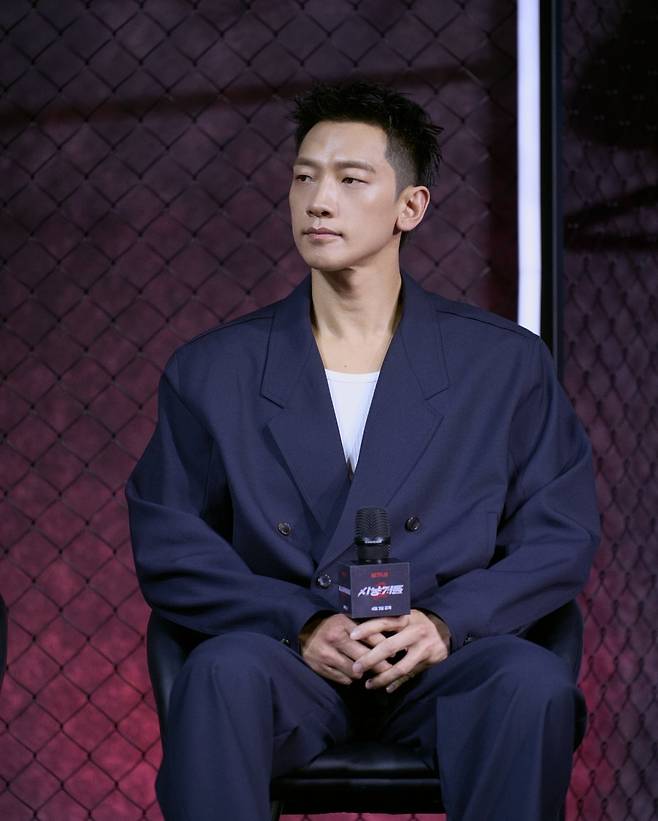 넷플릭스 '사냥개들' 시즌2 배우 우도환, 이상이, 정지훈이 포즈를 취하고 있다 / 사진제공=넷플릭스