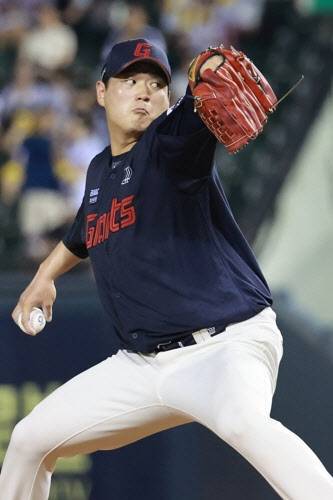 롯데자이언츠 나균안. 사진=연합뉴스