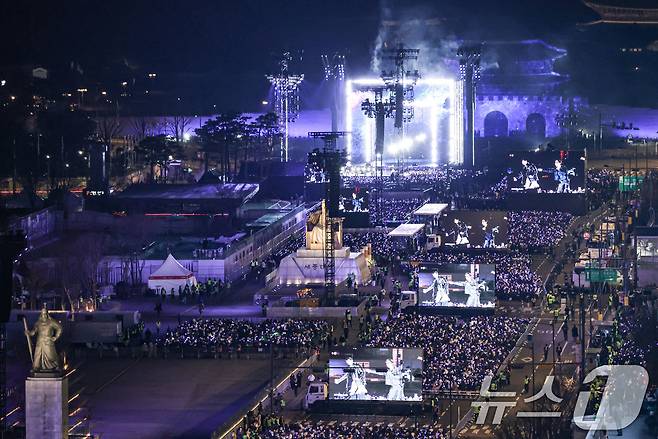 방탄소년단(BTS)이 21일 서울 광화문광장에서 'BTS 컴백 라이브: 아리랑' 발매 기념 컴백 공연을 하고 있다. 2026.3.21 ⓒ 뉴스1 사진공동취재단