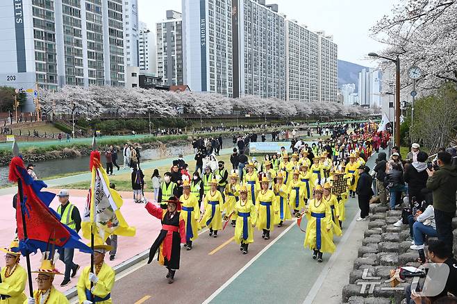 부산 연제구는 다음 달 3~5일 연제구 연산동 온천천시민공원과 고분군 일원에서 '제7회 연제 고분 판타지 축제'를 개최한다. (연제구 제공. 재판매 및 DB금지)