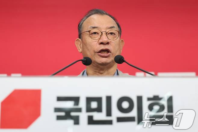 이정현 국민의힘 공천관리위원장이 31일 서울 여의도 중앙당사에서 사퇴 기자회견을 하고 있다. 2026.3.31 ⓒ 뉴스1 이승배 기자