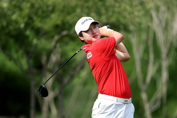 2025 제68회 KPGA 선수권대회 with A-ONE CC 11번 홀에서 티샷을 하고 있는 왕정훈. /사진=인텔리전스그룹