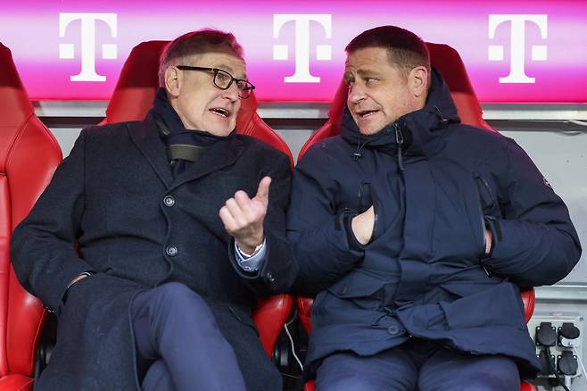 뮌헨을 이끌고 있는 드레센과 에벨(오른쪽)  AFP<저작권자(c) 연합뉴스, 무단 전재-재배포, AI 학습 및 활용 금지>