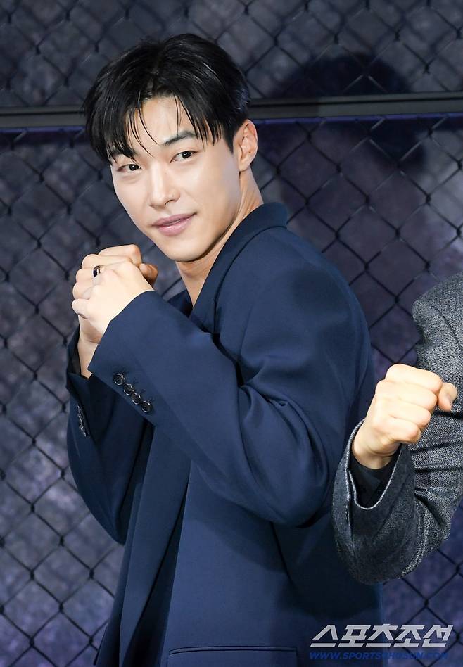 넷플릭스 시리즈 사냥개들 시즌2 제작발표회가 31일 서울 중구 장충동 앰배서더풀만호텔에서 열렸다. 배우 우도환이 포토타임을 갖고 있다. 장충동=박재만 기자pjm@sportschosun.com/2026.03.31/