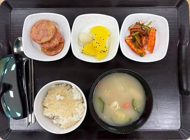 인터넷에 올라온 IBS 구내식당 식단 사진./vincent_ajar_kim 페이스북