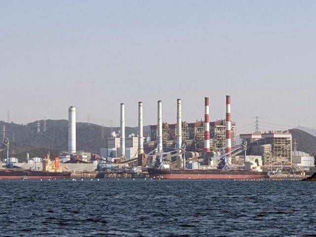 충남 보령 석탄화력발전소는 2026년까지 순차적으로 문을 닫을 예정이다. 운영사인 한국중부발전은 액화천연가스(LNG)복합화력발전소를 건설해 이를 대체하려 하고 있다. 한국일보 자료사진