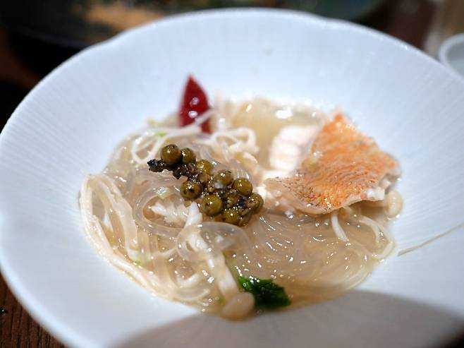 서울 압구정 하카 마라생선탕.ⓒ김새봄