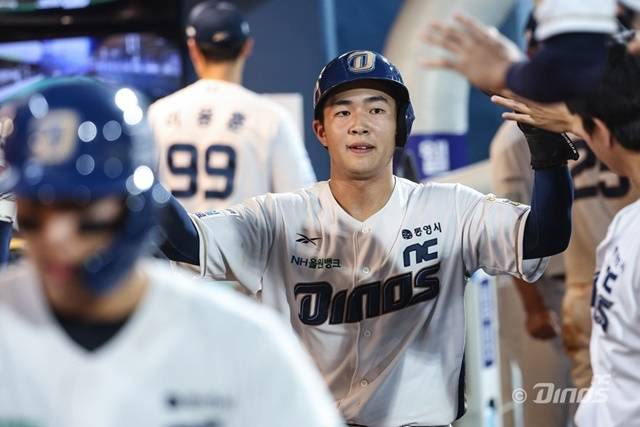 31일 롯데전에서 맹타를 휘두른 김휘집. 사진=NC 제공