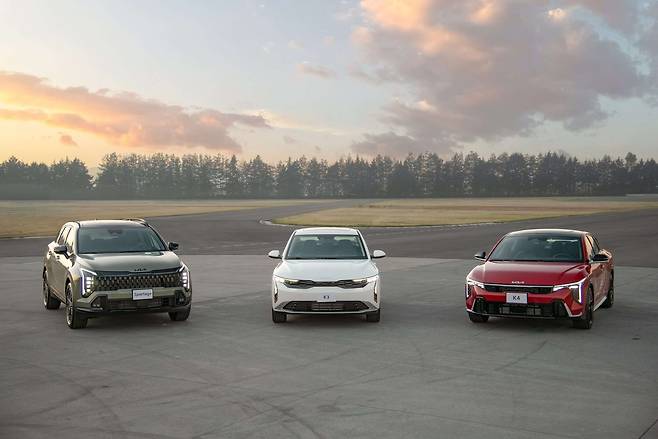 기아가 멕시코에서 판매 중인 ‘스포티지’(왼쪽부터), ‘K3’, ‘K4’ [기아 멕시코 법인 제공]