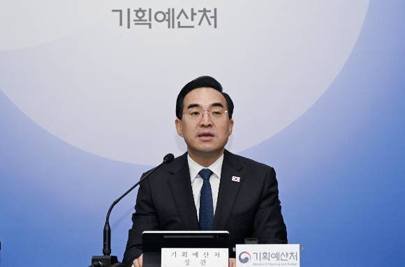 박홍근 기획예산처 장관이 지난 27일 2026년 추가경정예산안에 대해 설명하고 있다. 기획예산처 제공
