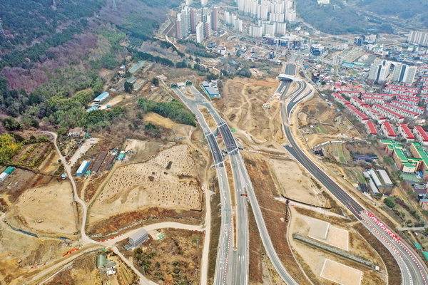 창원시 진해구 석동터널 공사 과정에서 발견된 석동유적 전경. /동아세아문화재연구원
