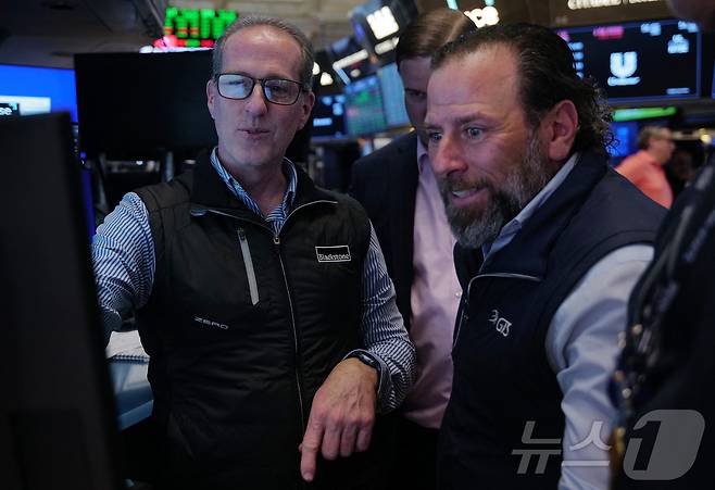 뉴욕증권거래소 트레이더들 ⓒ AFP=뉴스1