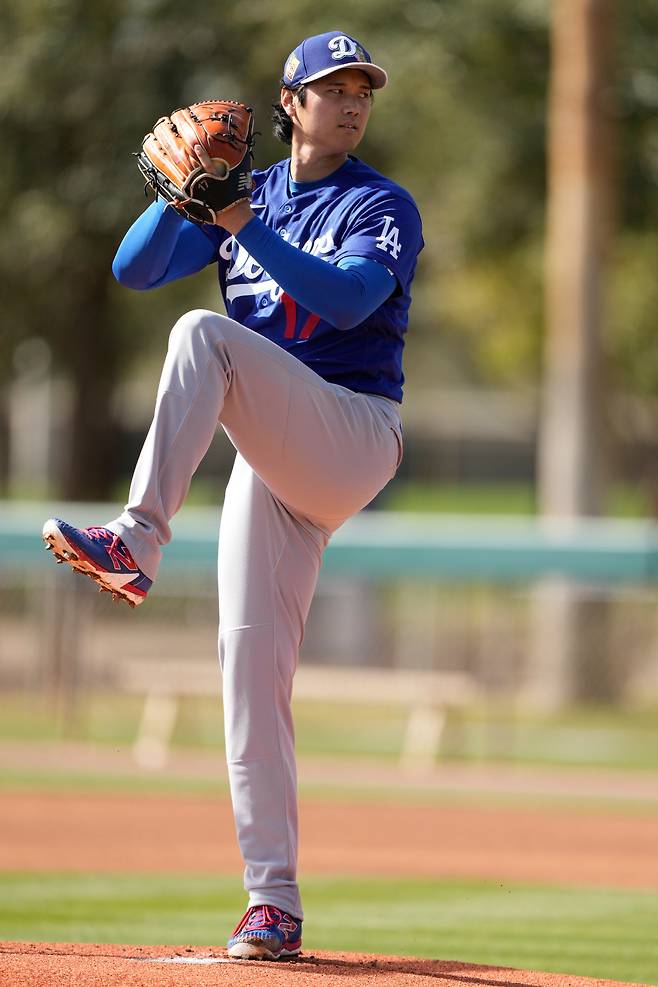 LA 다저스 오타니 쇼헤이가 19일(한국시각) 샌프란시스코 자이언츠를 상대로 시범경기 첫 등판을 하기로 했다. AP연합뉴스