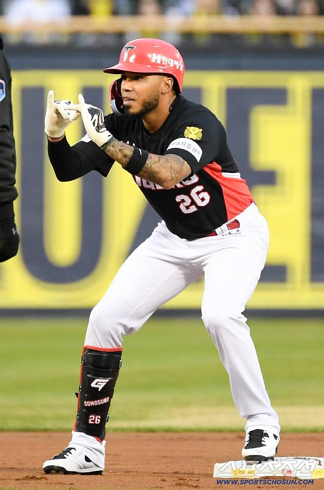 31일 잠실구장에서 열린 LG와 KIA의 경기. 1회초 1사 KIA 카스트로가 안타를 날린 뒤 환호하고 있다. 잠실=박재만 기자 pjm@sportschosun.com/2026.03.31/