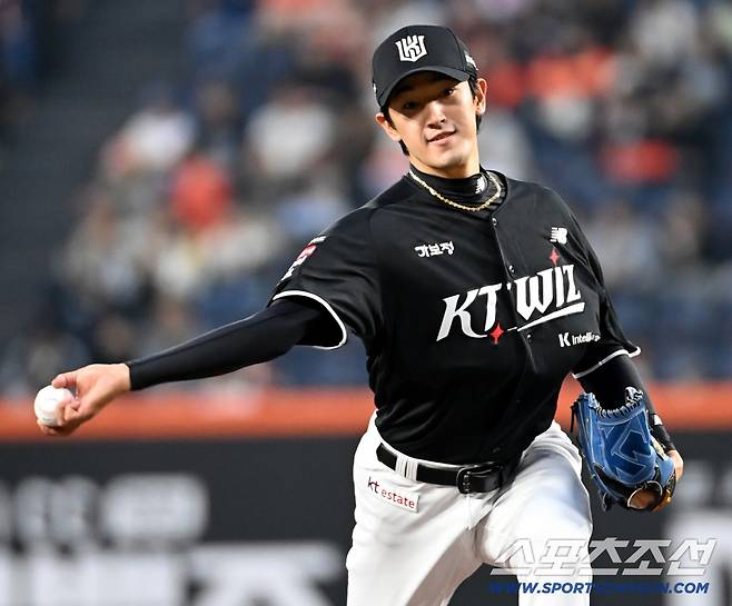 1일 대전한화생명볼파크에서 열린 KT와 한화의 경기. KT 선발투수 고영표가 역투하고 있다. 대전=허상욱 기자wook@sportschosun.com/2026.04.01/