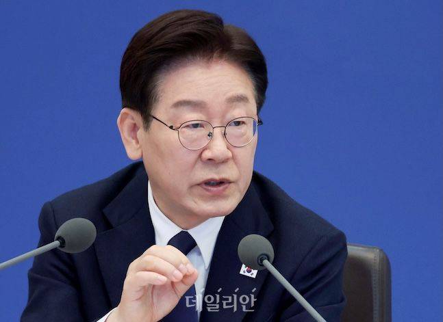 이재명 대통령이 지난달 31일 청와대에서 열린 국무회의에서 발언하고 있다. ⓒ뉴시스