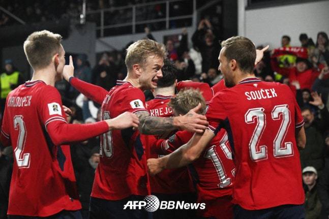 2026 FIFA 북중미 월드컵 유럽 플레이오프에서 덴마크를 꺾고 20년 만에 월드컵 본선에 진출한 체코 대표팀 /사진=뉴스1