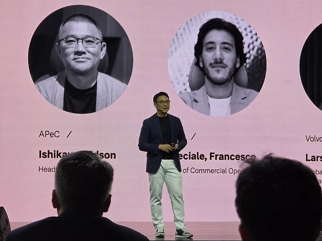 이윤모 볼보자동차코리아 대표는 1일 인천 인스파이어 리조트에서 열린 EX90 국내 출시 행사에서 볼보의 판매 전략에 대해 소개하고 있다. 권제인 기자