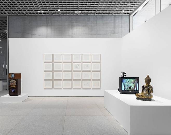 백남준 전시 전경.© Nam June Paik Estate. Photo: Jeon Byung Cheol Courtesy Gagosian *재판매 및 DB 금지