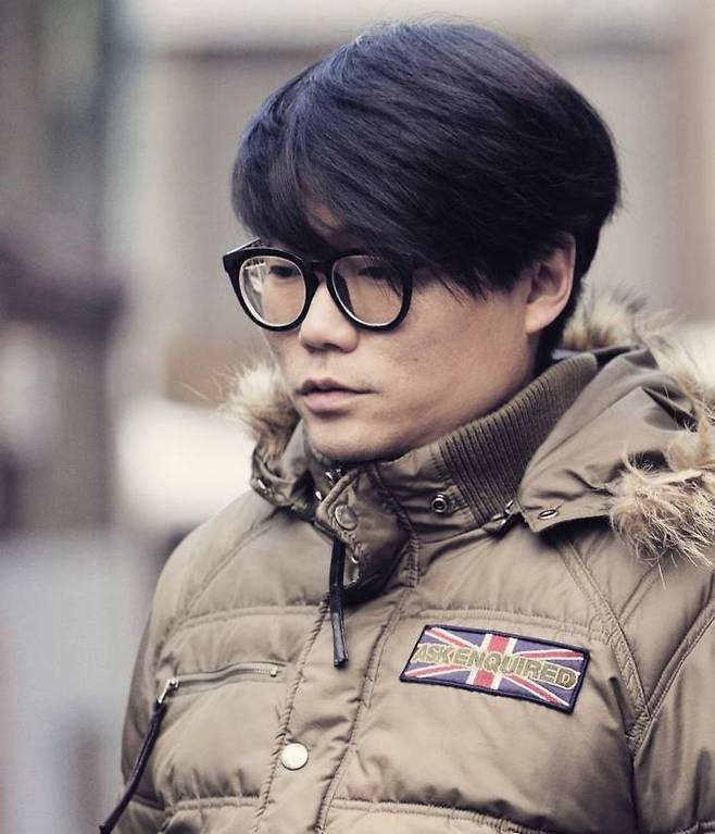 [서울=뉴시스] 한국장기조직기증원은 김창민 감독이 뇌출혈로 쓰러진 후 투병을 이어오다 지난 7일 뇌사 판정을 받았고, 강동성심병원에서 뇌사 장기기증으로 심장, 간장, 신장(양측)을 기증해 4명의 소중한 생명을 살렸다고 11일 밝혔다. (사진=한국장기조직기증원 제공) 2025.11.11. photo@newsis.com *재판매 및 DB 금지