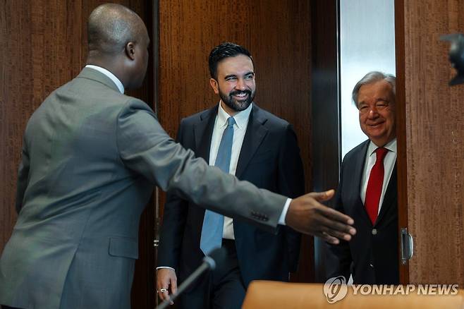 조란 맘다니 미국 뉴욕시장(가운데) [연합뉴스]