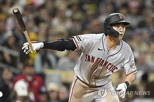 이정후의 1일 경기 모습. [로이터=연합뉴스] Mandatory Credit: Denis Poroy-Imagn Images