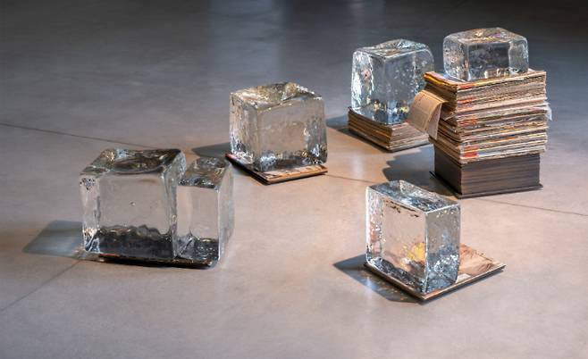 전시 중인 로나 심슨의 작품. 보테가 베네타 제공