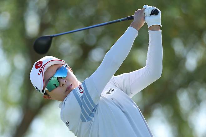 티샷을 하고 있는 김효주. 사진 제공=AFP연합뉴스