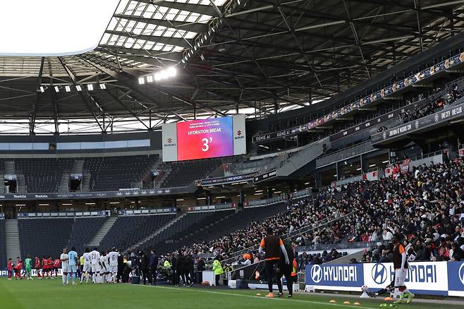 ‘홍명보호’는 지난달 28일 영국 밀턴킨스 스타디움MK에서 열린 코트디부아르와 평가전을 통해 FIFA가 2026북중미월드컵에서 도입할 ‘하이드레이션 브레이크’를 경험했다. K리그도 이 제도 도입을 신중히 검토하고 있는 것으로 알려졌다. 사진제공｜대한축구협회