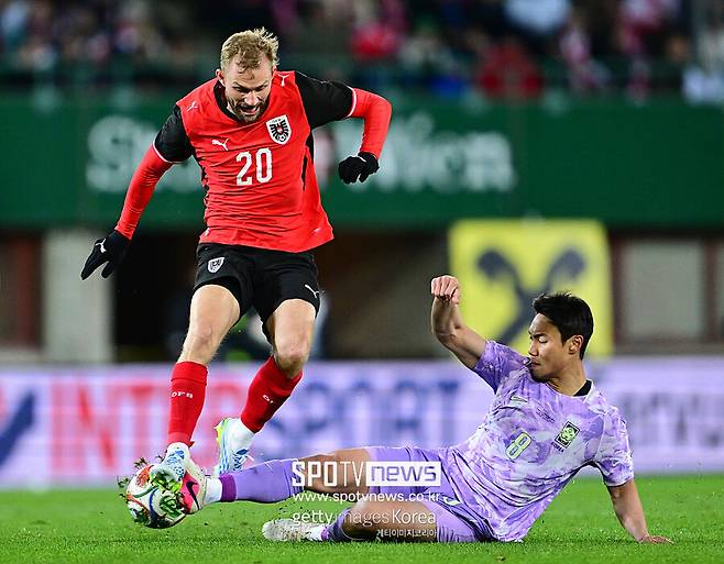 ▲ 스리백 전술의 집중력 붕괴와 반복된 결정력 부족으로 홍명보호가 오스트리아에도 패했다. 마지막 실전인 유럽 원정 2연패로 월드컵을 향한 준비가 미완성임을 보여줬다.