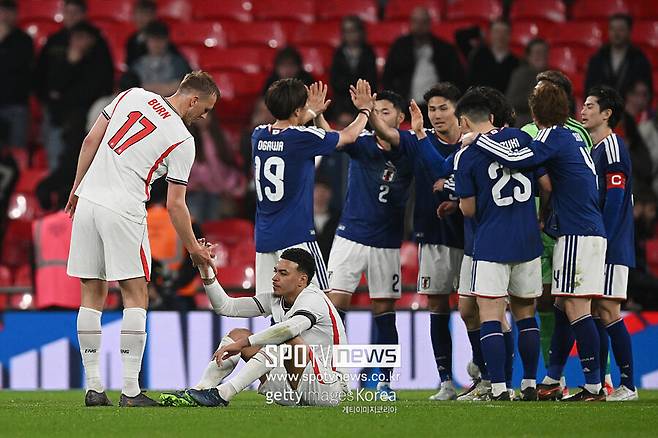 ▲ 모리야스 감독은 영국 원정길에서 당당하게 목표를 말했다. 그는 "우리는 월드컵에서 우승할 가능성이 있다고 믿는다. 우리는 다크호스로서 월드컵에 도전할 것이다. 우리는 충분한 실력이 있다. 이번 대회 목표는 우승이다. 일본은 분명히 해낼 수 있다고 믿는다. 조별리그를 통과할 뿐만 아니라 토너먼트에서도 이길 수 있는 실력을 갖추고 있다"고 확신했다.