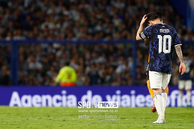 ▲ 아르헨티나는 유로 우승팀인 스페인과 맞붙는 이벤트전을 준비했다. 그러나 미국과 이스라엘의 이란 공습으로 중동 개최가 불가능해져 취소됐다. 아르헨티나는 대안으로 약체들과 평가전을 잡아 큰 비판을 듣고 있다.