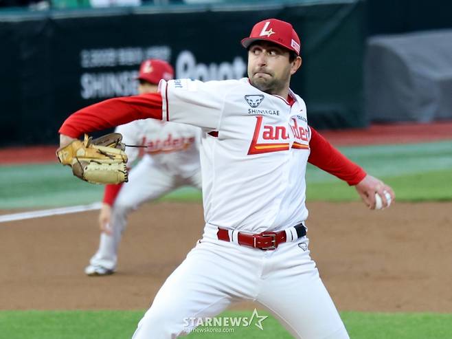 베니지아노가 역투를 펼치고 있다. /사진=강영조 선임기자