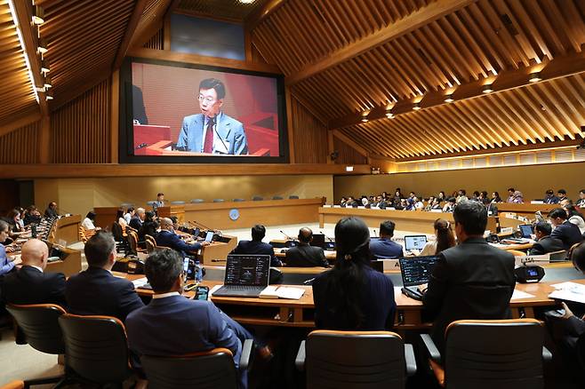신상진 성남시장이 지난 3월 16일 태국 방콕 유엔컨퍼런스센터에서 열린 유엔지역개발센터(UNCRD) 지속가능교통(EST) 아시아지역 회의에서 성남형 미래 모빌리티 정책을 발표하고 있다. 사진=성남시