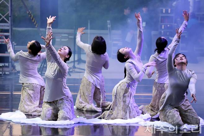 '팀 오르다'의 무용. ⓒ제주의소리