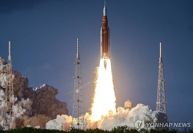 美유인탐사선 아르테미스 2호 발사…아폴로 프로젝트 후 54년만. /연합뉴스