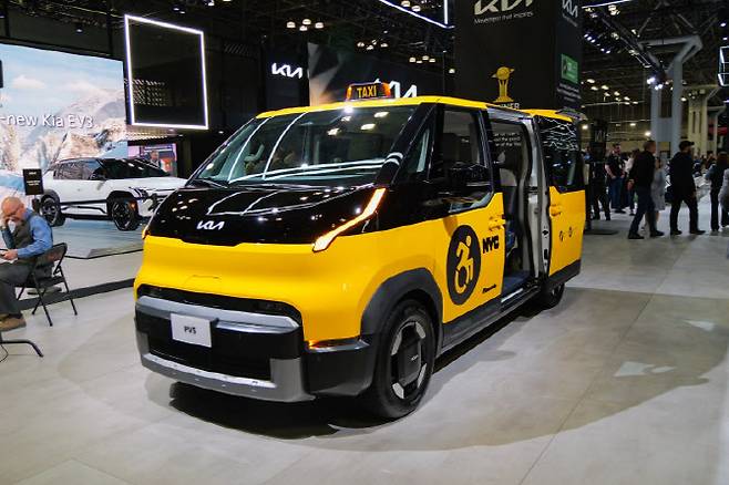 2026 뉴욕 국제 오토쇼 현장에 전시된 PV5 장애인용 콘셉트카.(사진=기아)