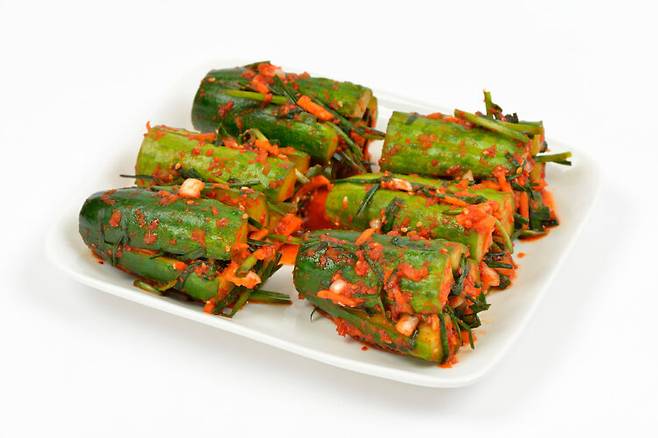 오이는 수분과 각종 영양소가 풍부해 다이어트와 변비 예방, 뼈와 혈관 건강에 좋은 식품으로 꼽힌다. 사진=클립아트코리아