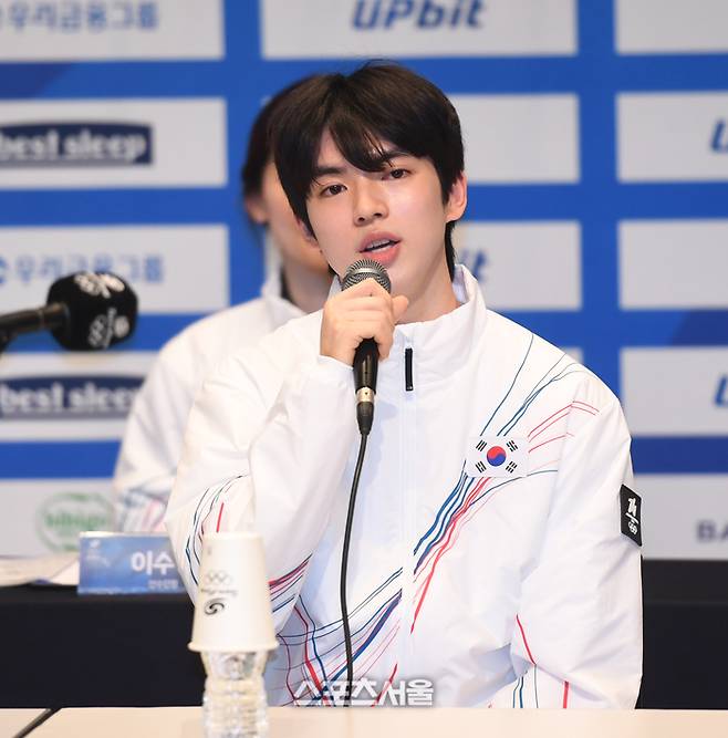 피겨 차춘환이 7일 진천 국가대표선수촌에서 열린 2026 국가대표선수단 훈련개시 및 밀라노코르티나동게올림픽대회 D-30 미디어데이에서 기자의 질문에 답하고 있다.  2026. 1. 7. 진천 | 최승섭기자 thunder@sportsseoul.com