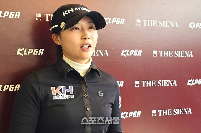 조은채가 2일 더시에나벨루토CC에서 열린 KLPGA투어 더시에나 오픈 1라운드를 순조롭게 마친 뒤 인터뷰하고 있다. 사진 | 여주=장강훈 기자 zzang@sportsseoul.com